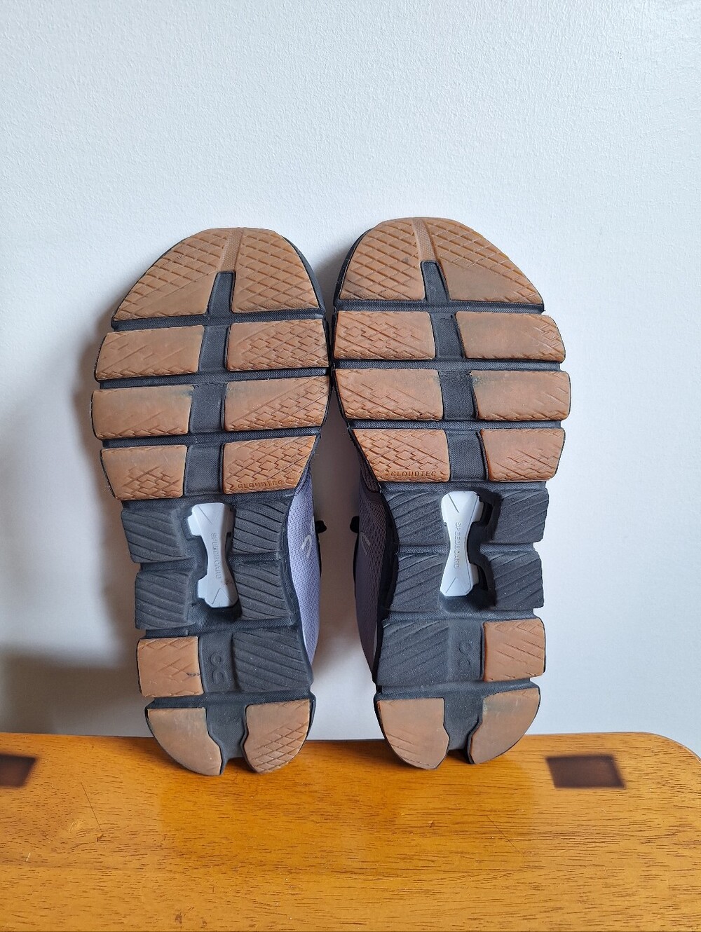 On Cloud X 4 Women's Grey & Black Size 9.5 - Picture 5 of 14